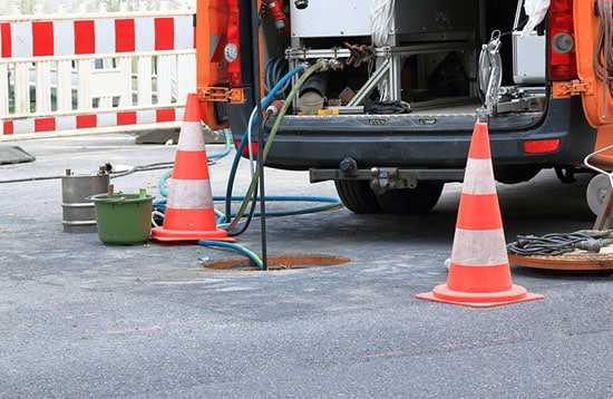 Odgušenje kanalizacije Dedinje Odgušenje kanalizacije Dedinje